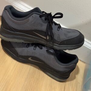 Nike Men's Dark Gray and Black Athletic Sneakers